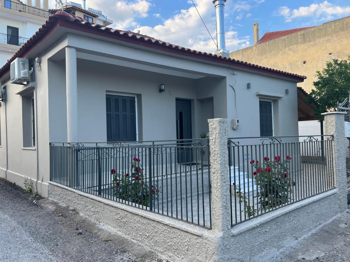 Όμορφη Μονοκατοικία Με 2 Υπνοδωμάτια Και Τζάκι Nafpaktos Buitenkant foto