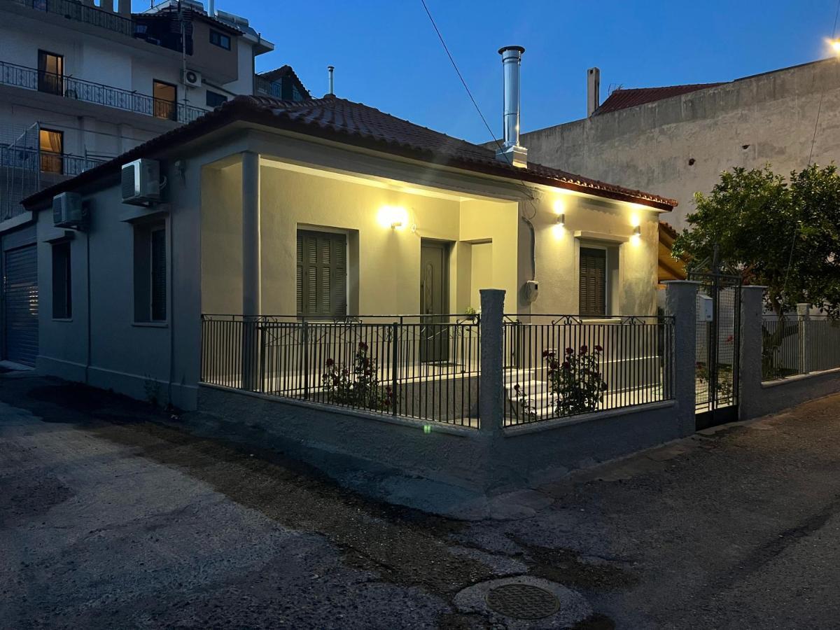 Όμορφη Μονοκατοικία Με 2 Υπνοδωμάτια Και Τζάκι Nafpaktos Buitenkant foto
